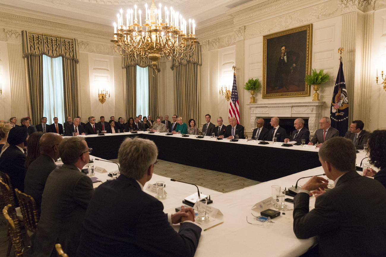 US-Präsident Donald Trump hat die Elite der digitalen Branche im Weißen Haus versammelt: Der "American Technology Council"